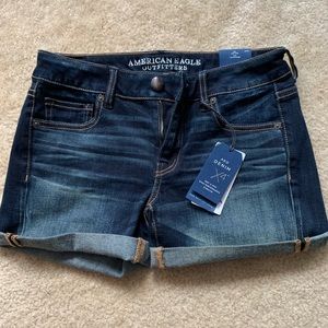 American Eagle Midi Low Rise shorts